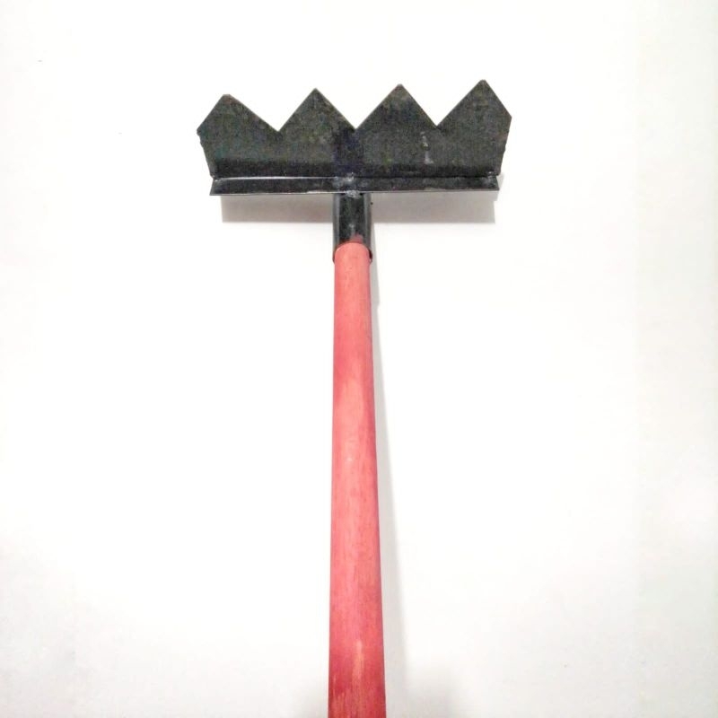 Garu Api Mata 4 damkar Gagang Kayu / Alat penunjang Pemadam kebakaran hutan