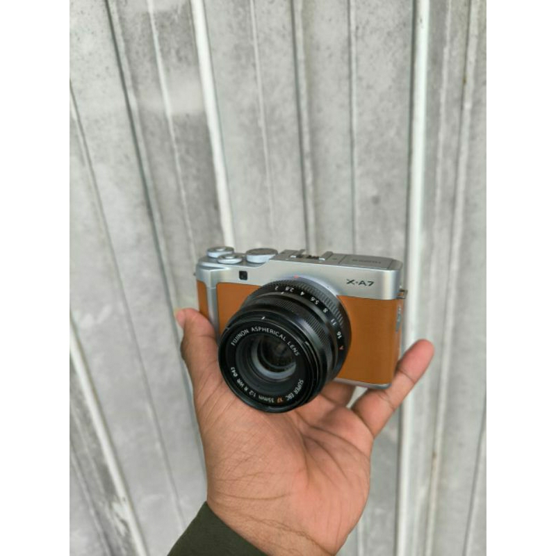 Fujifilm X-A7 + Lensa XF 35mm F2 Second (Kamera Mirrorless)