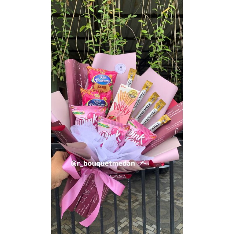 

(ready siap kirim) buket snack pink