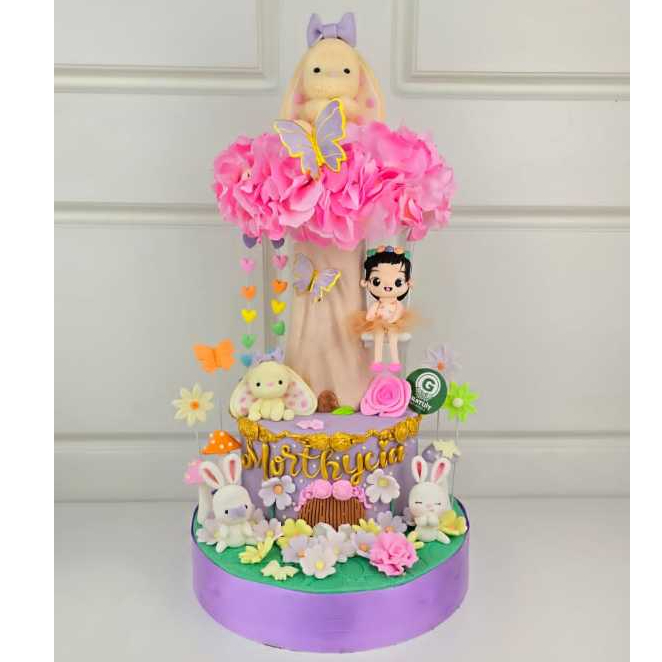 

CAKE ULANG TAHUN TEMA FIGUR BUNGA UK 15CM