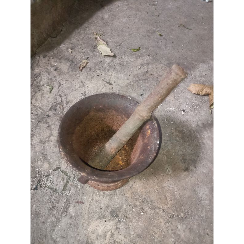 lumpang alu besi diameter 16 cm tinggi 13cm