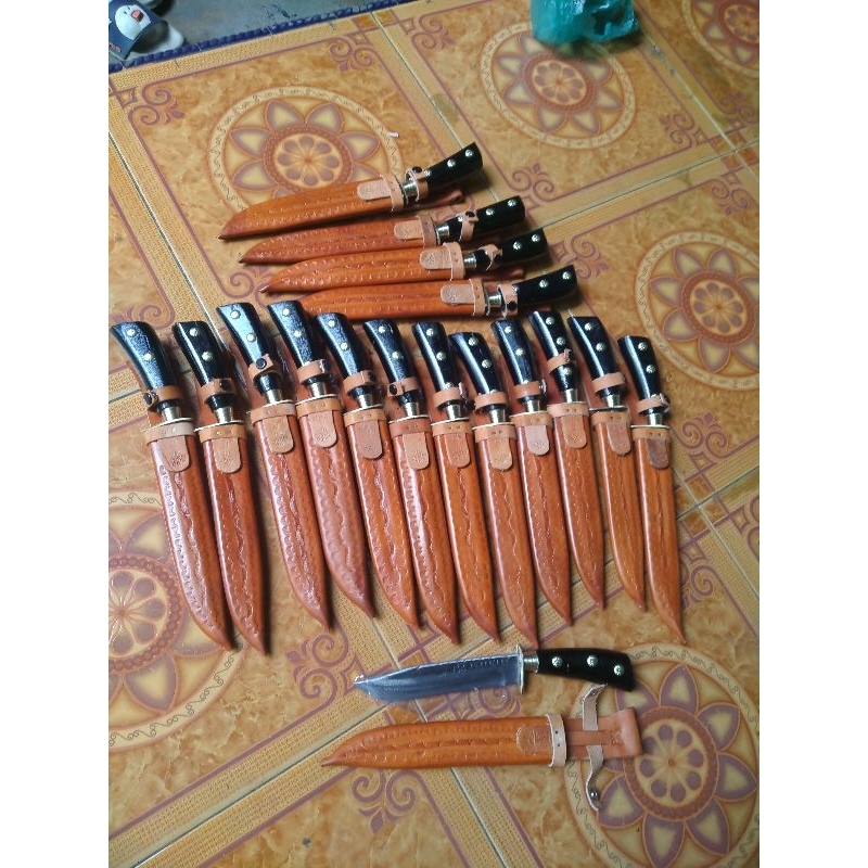 pisau rambo / pisau super tajam / dapat sarung bahan kulit