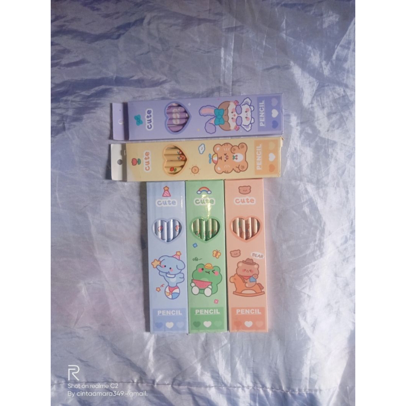 

Pensil Motif Karakter