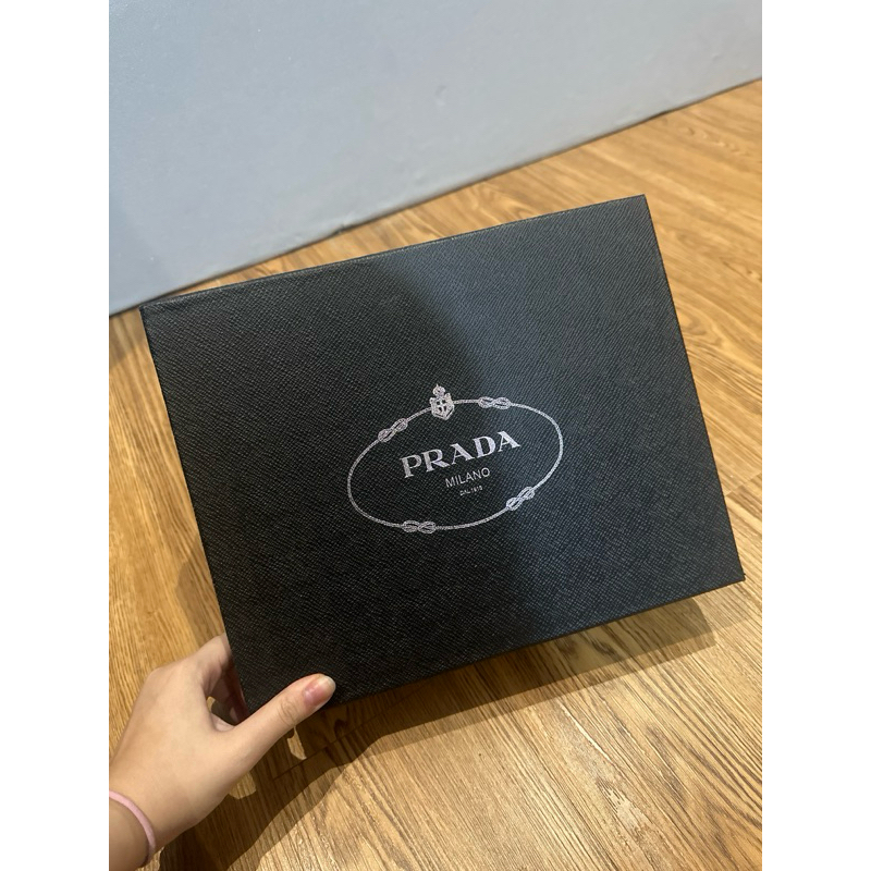 

Box PR Hitam 31x25x9cm