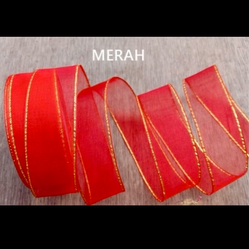 

Ribbon Organdy / Pita Organdi List Emas 1 inch 20 yard per roll, Mohon cek Stock & warna yang masih tersedia sebelum membeli