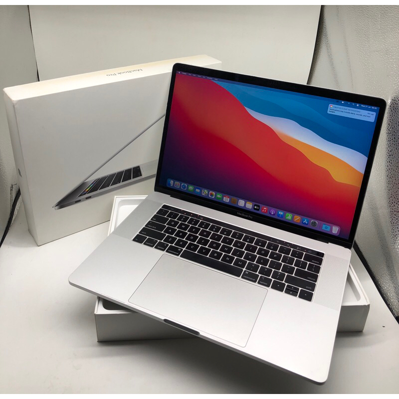 Macbook PRO 2018 TOUCHBAR 15 INCH RAM 16GB SSD 256 GB SECOND ORI 100% LIKE NEW MULUS PERFECT