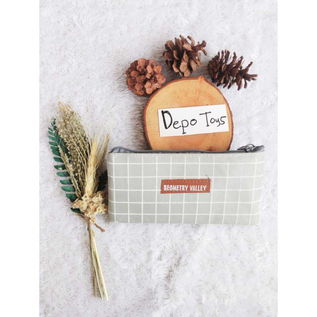

Tepak Pensil Biometri Motif Tempat Pensil Pouch