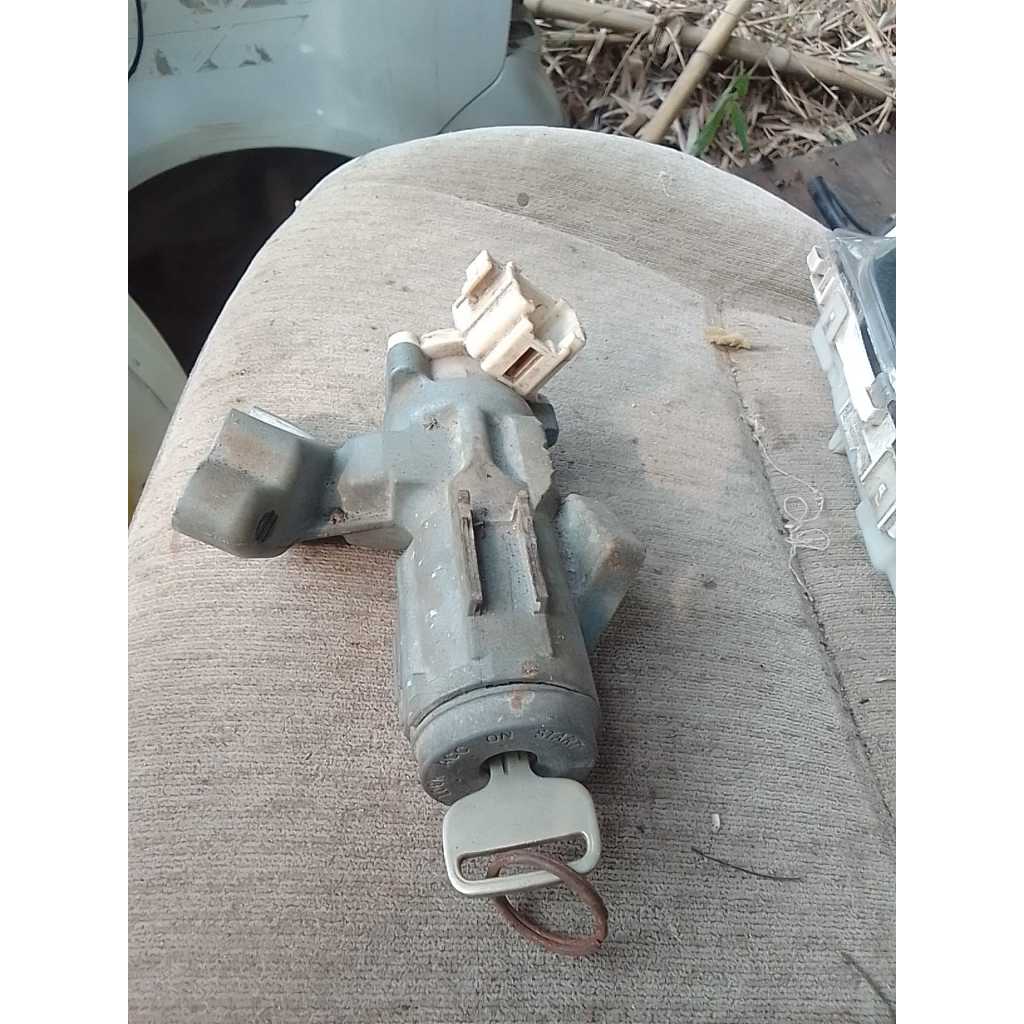 Kunci kontak grandmax 2012