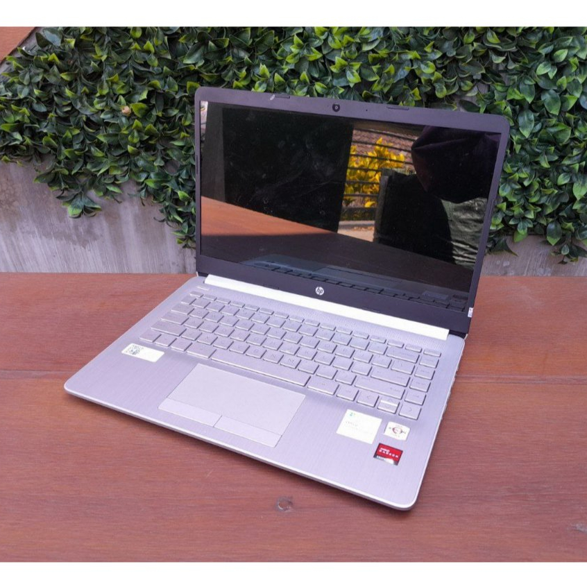 Laptop HP 14s-dk1524AU AMD Athlon Silver 3050U Ram 4Gb Ssd 256Gb SCU17198