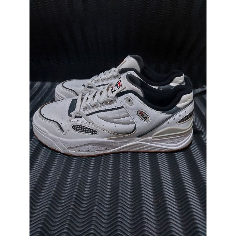 Sepatu Fila, size 43