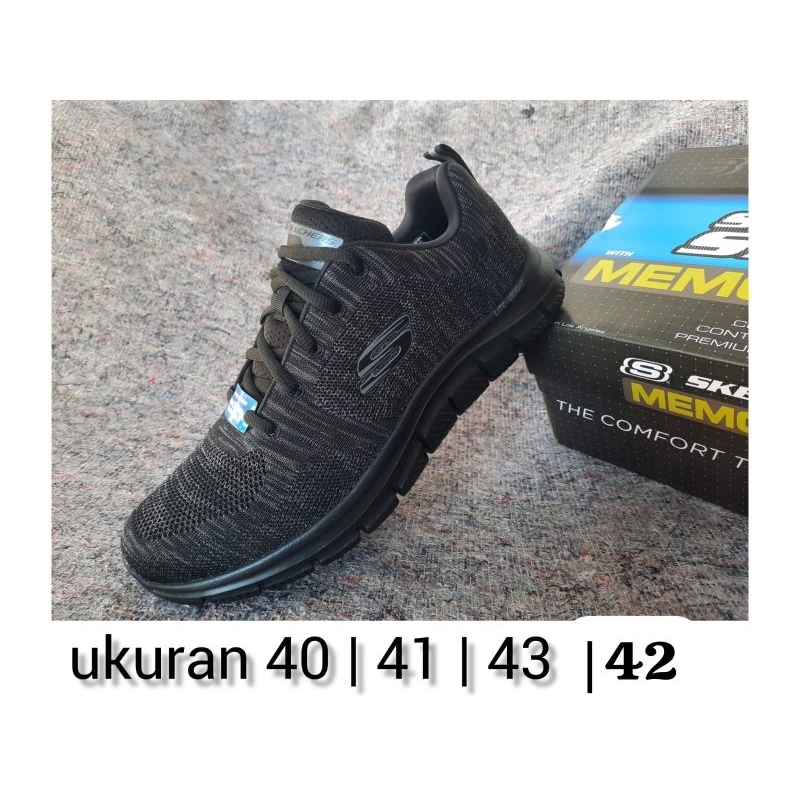 sepatu sport hitam polos kerja pria skechers original full black hitam polos