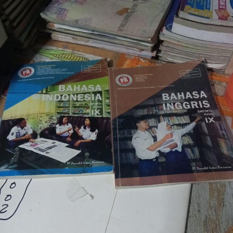 BUKU PR BAHASA INDONESIA & BAHASA INGGRIS UNTUK SMP KELAS IX/9/3 PENERBIT INTAN PRAWIRA