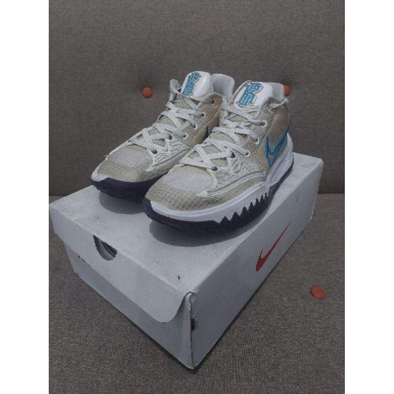 kyrie low 4 wolfgrey size 44