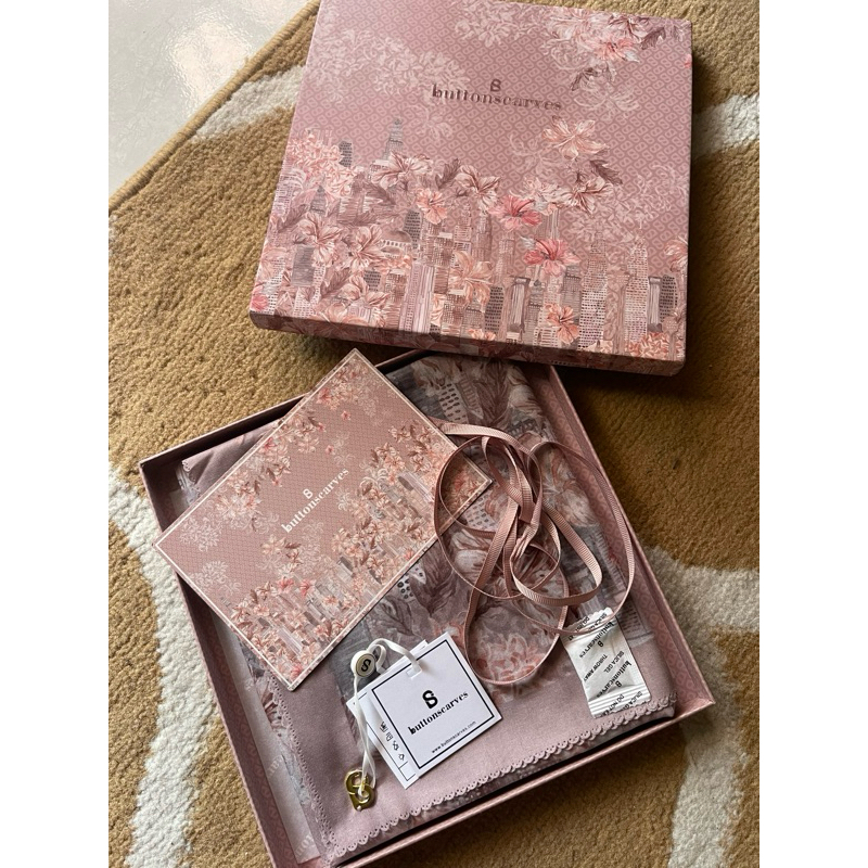 Buttonscarves The Malaya khaki