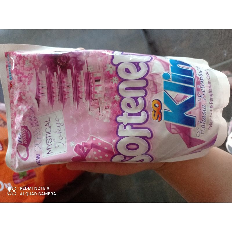 promo softener so klin(pewangi pakaian) 900ml