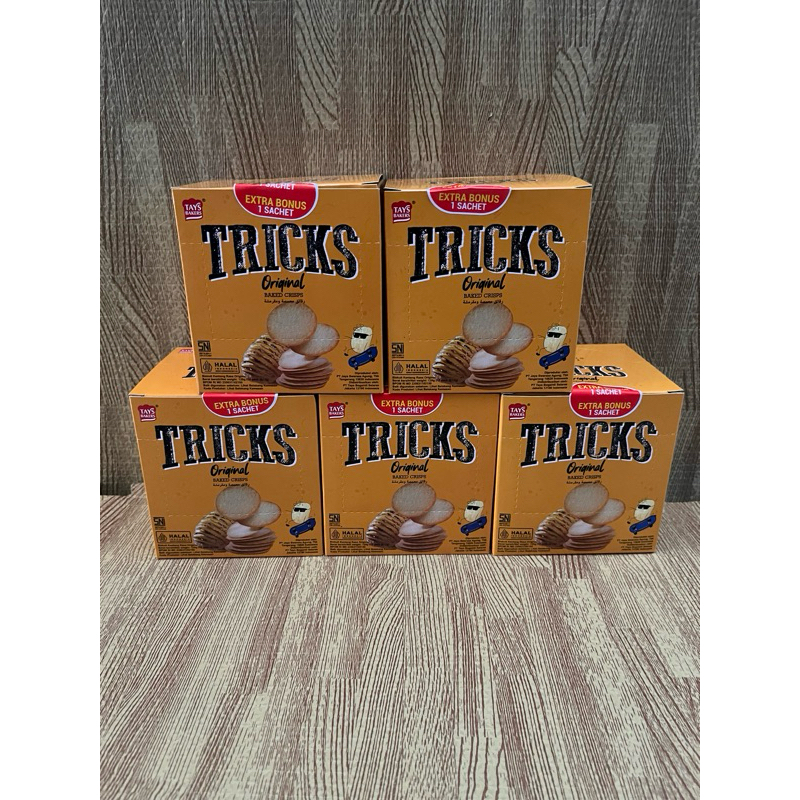 

Tricks Biskuit Kentang Potato Baked Chips Original 1box