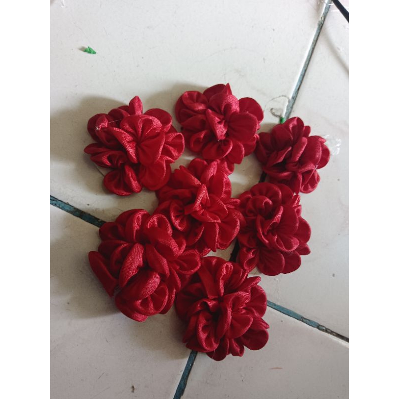 Bunga ceplok melati merah