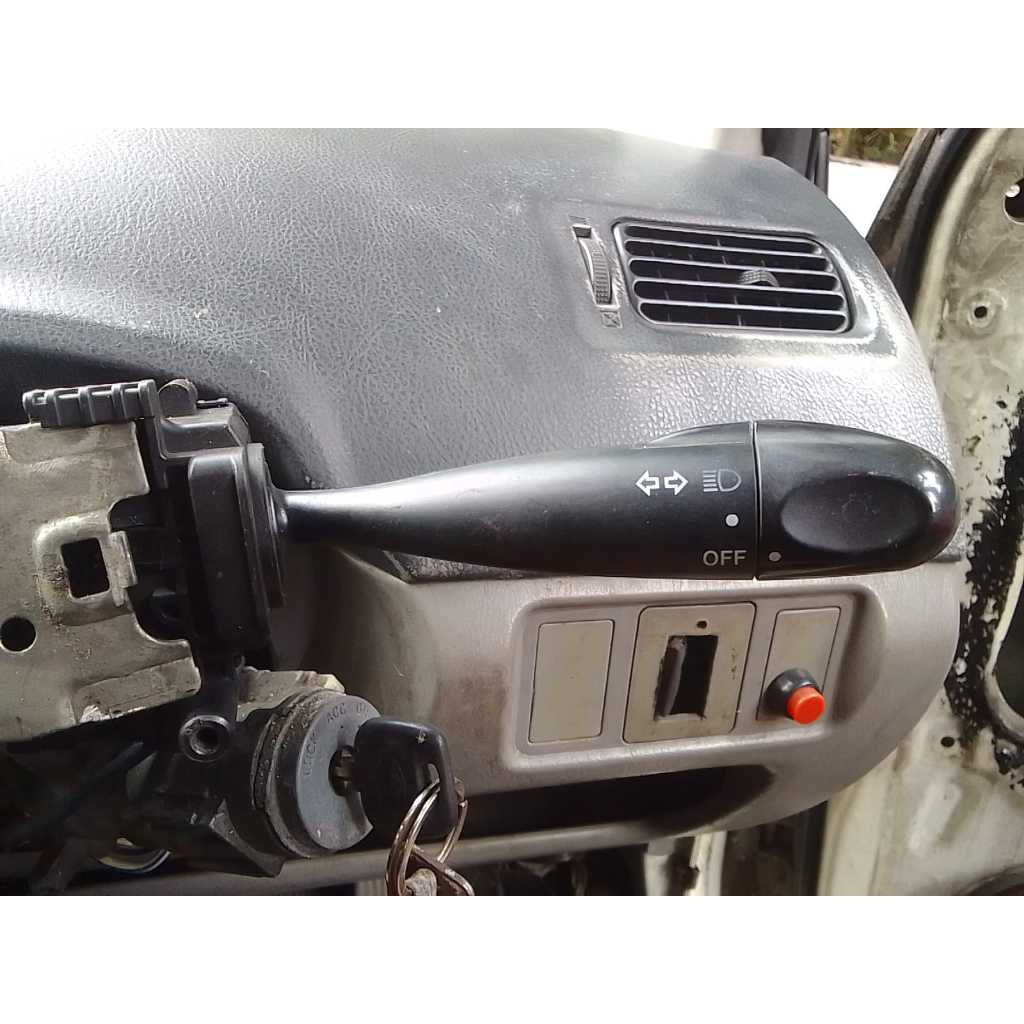 saklar lampu sein VIOS Gen 1