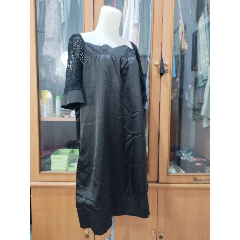 Dress hitam MIDI dress hitam renda elegan preloved Oz 482