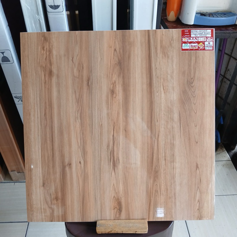 Granite lantai motif kayu 60x60 Hazel wood cream