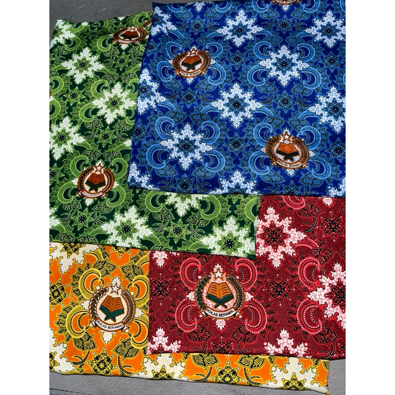 KAIN BATIK SERAGAM SEKOLAH IKHLAS BERAMAL ROLLAN