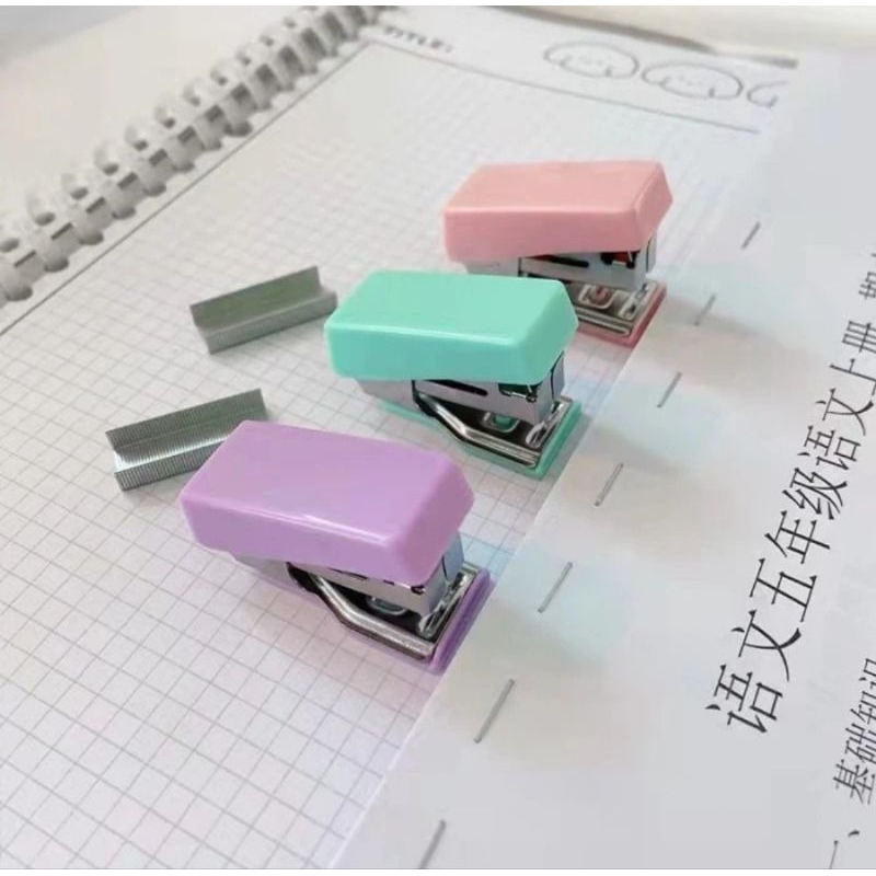 

Stapler Mini Set , Alat + Isi + Wadah.