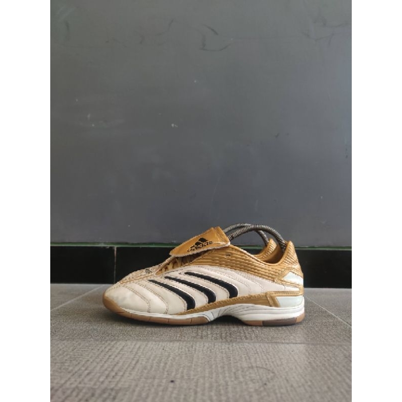 Sepatu Futsal Adidas Predator Absolute