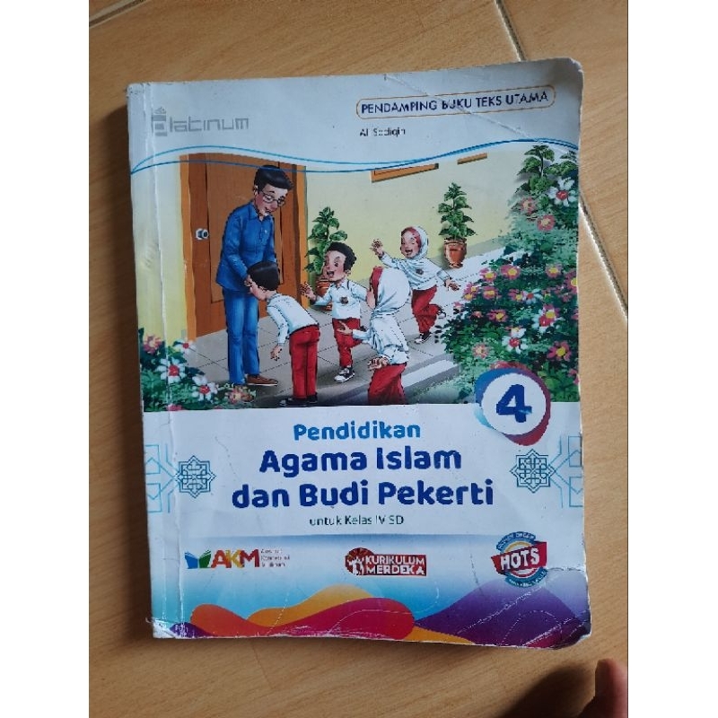 

Agama islam dan Budi pekerti kelas 4 SD penerbit platinum