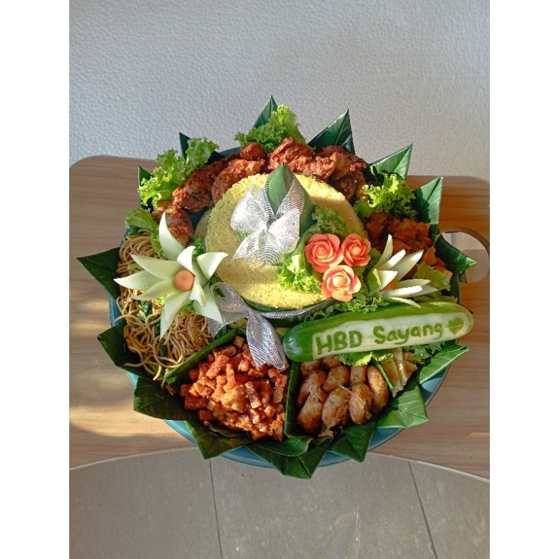 

Tumpeng Hias BOSS Skoel 10 porsi