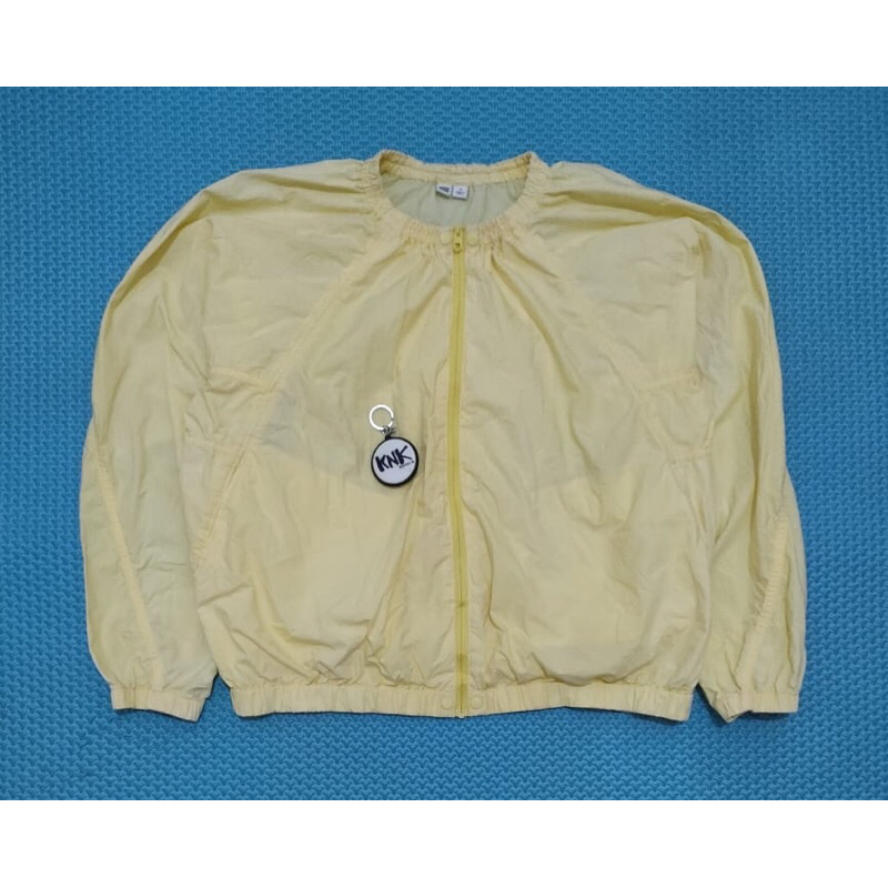 jaket uniqlo uuu