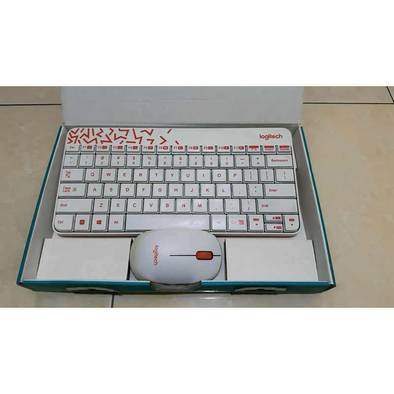 [SECOND] MK240 WIRELESS KEYBOARD DAN MOUSE COMBO
