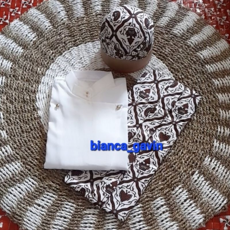 Beskap Solo Putih + Jarik Instan + Blangkon/ Baju Adat Jawa Pria, Sidoluhur
