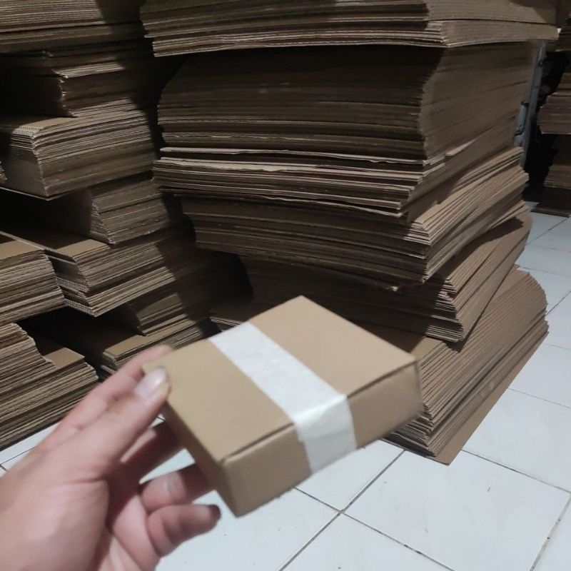 

Kardus 10x10x3 cm IND
