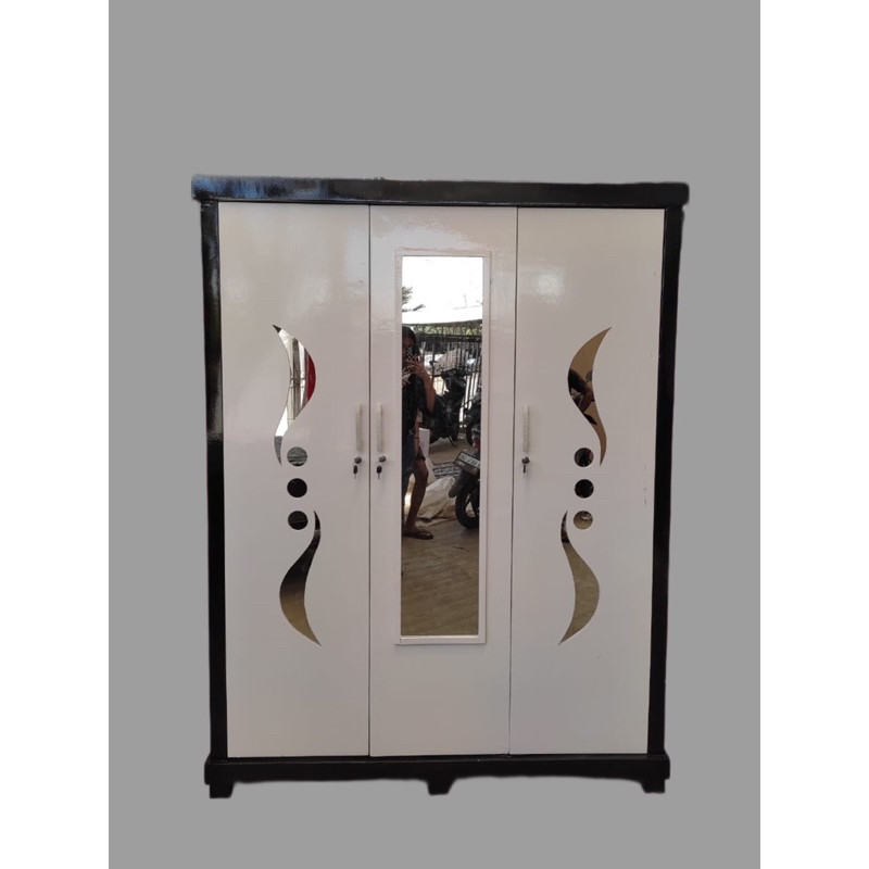 Lemari Pakaian Pintu 3, Lemari Baju Pintu 3, Lemari Engsel Pintu3, Lemari Baju Murah