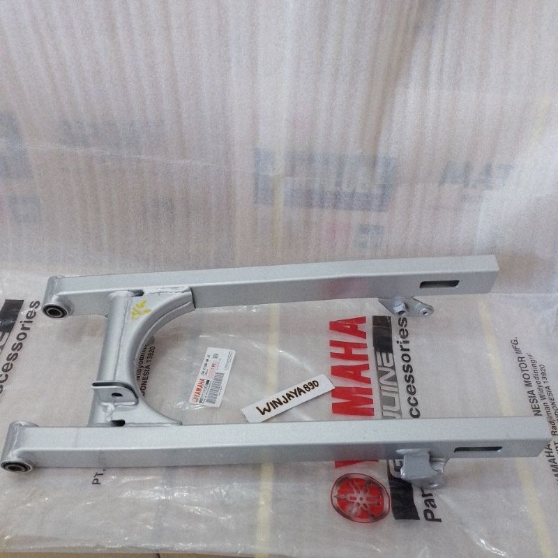 SWING ARM FORK BELAKANG JUPITER Z NEW JUPITER Z1 WARNA SILVER ORIGINAL YAMAHA