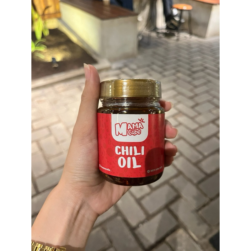 

chili oil enak isi 2 botol khas mama cabe