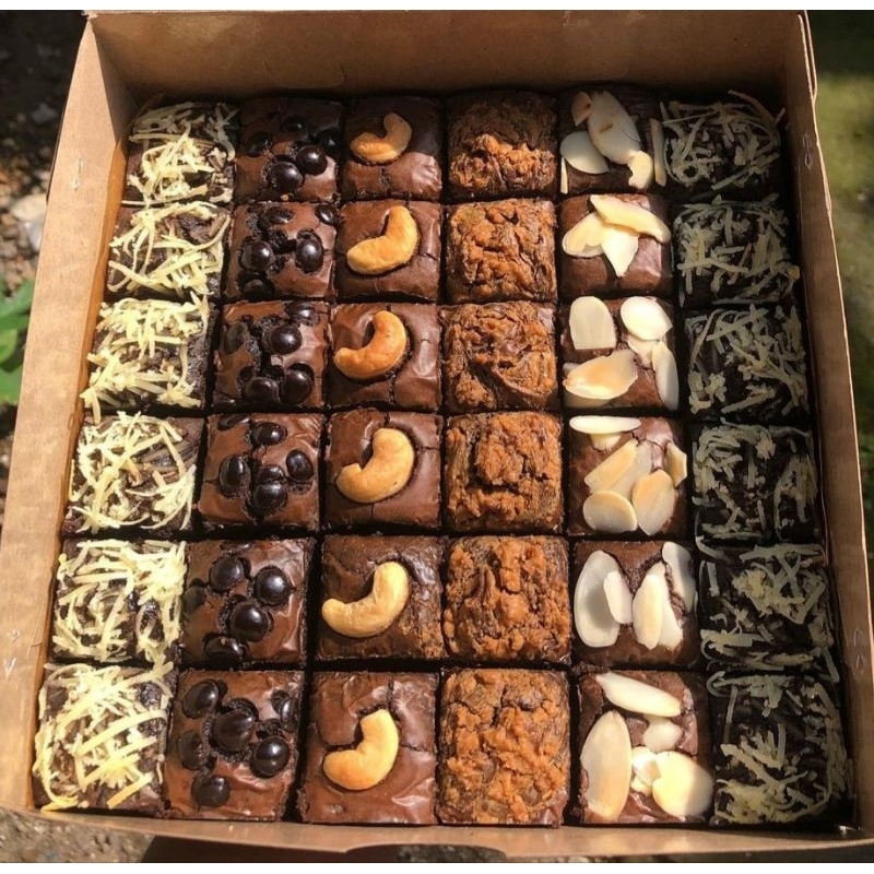

Brownies Panggang/Fudgy Brownies 36 sekat/Brownies 3 rasa