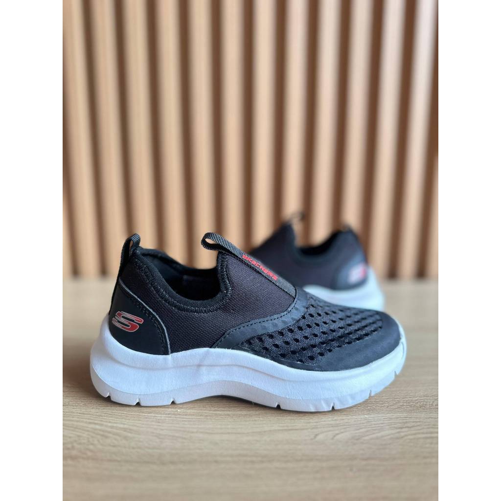 SEPATU ANAK SEKOLAH SKECHERS SLIP ON HITAM PUTIH ANAK LAKI-LAKI DAN PEREMPUAN
