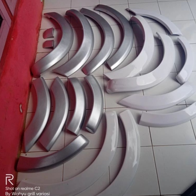 OVER FENDER RUSH TERIOS LAMA MODEL ORI TAHUN 27217 HARGA 1 LINGKARAN RODA