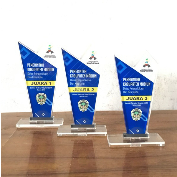 Plakat Akrilik Murah Bebas Custom Plakat Wisuda Plakat Kelulusan Plakat KKN Plakat Magang Plakat ken