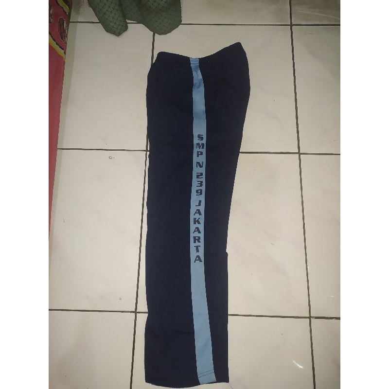 seragam olahraga SMPN 239 Jakarta preloved