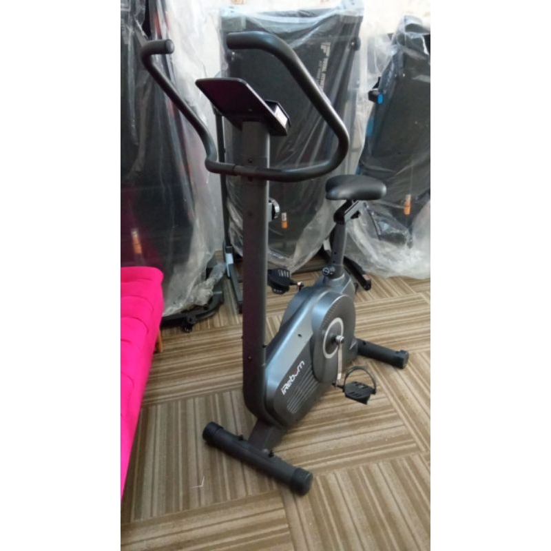 Bekas Display Sepeda Statis Ireborn Magnetic bike carlo