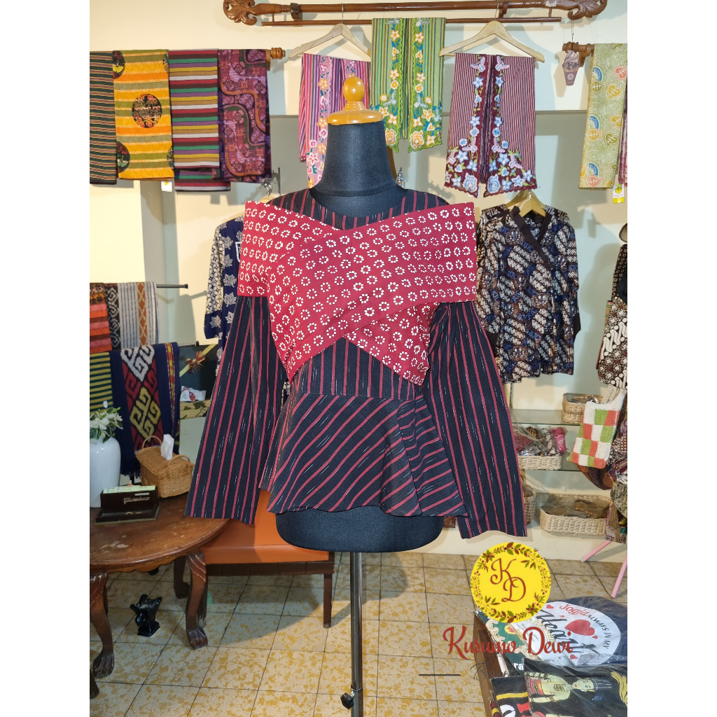 Blouse Lurik Kombinasi Batik Merah