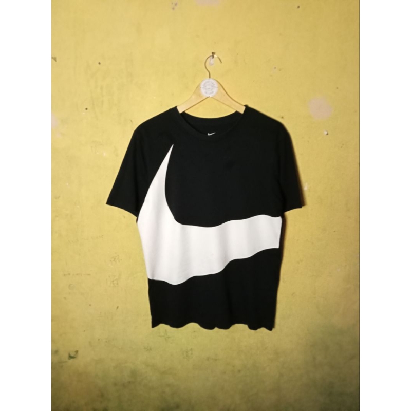 T-shirt nike big swoosh