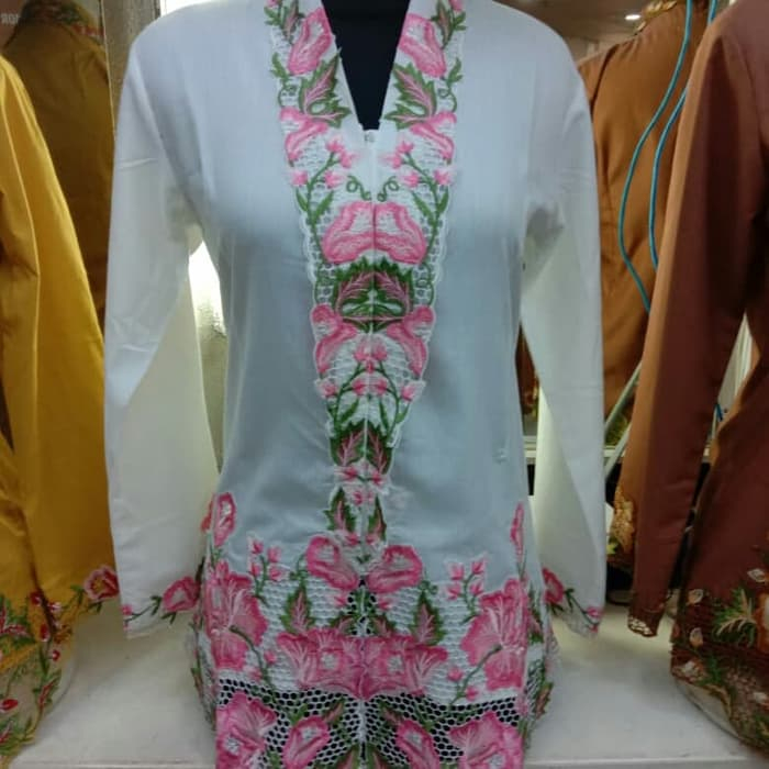 Atasan Kebaya Encim Motif Kembang Bahan Katun Warna Putih