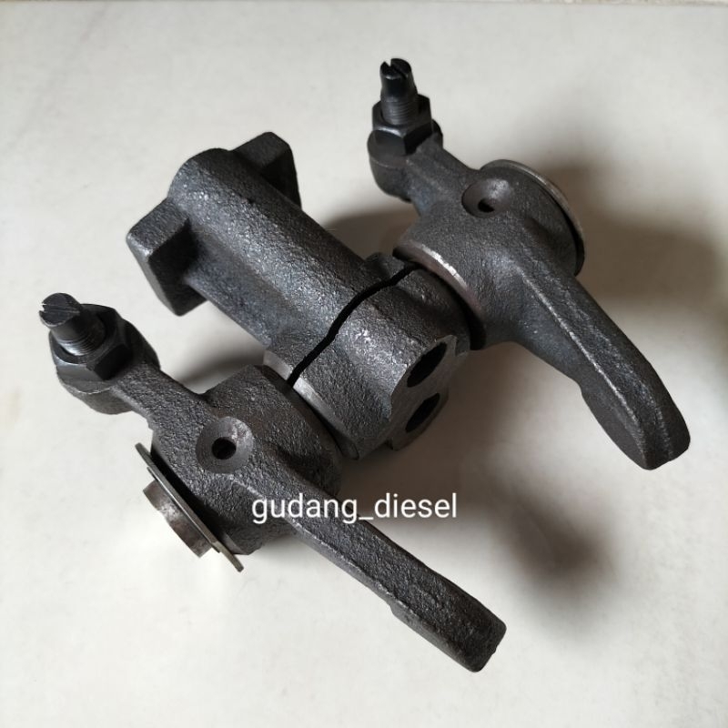 Rocker arm Assy/Rocker arm komplit Mesin 2105