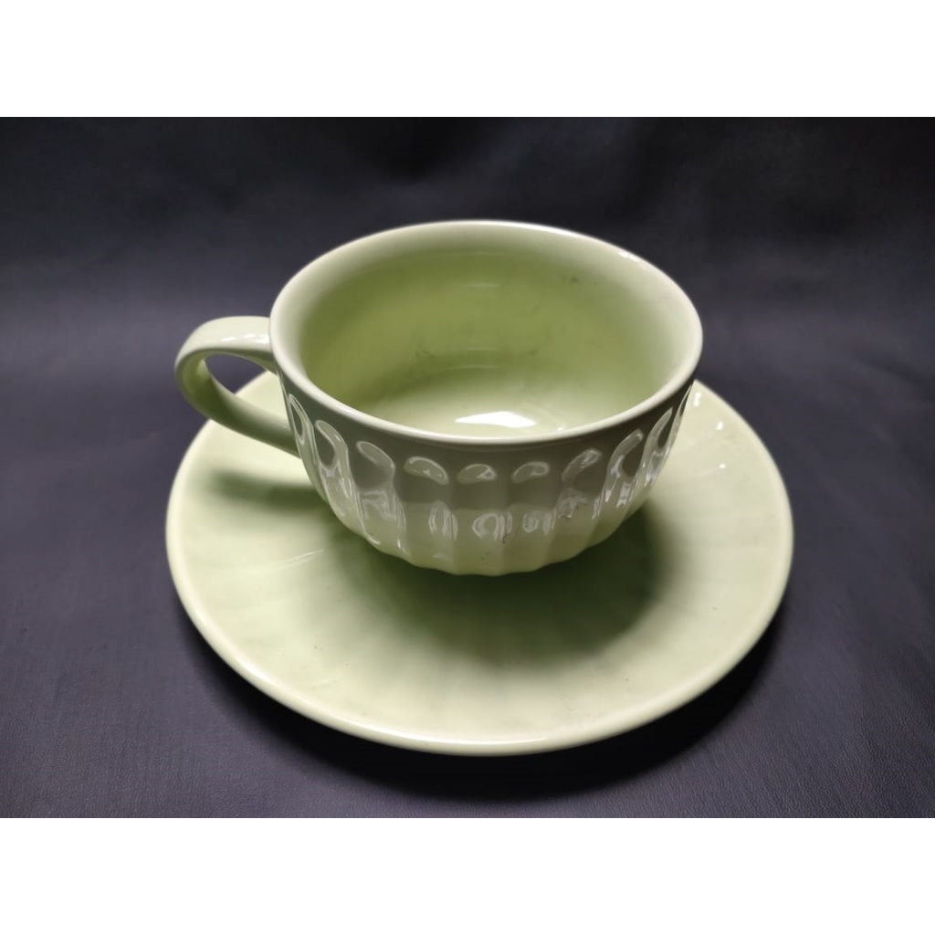 Gelas Cangkir Mug gagang dengan pola garis cangkir beserta pisin nya