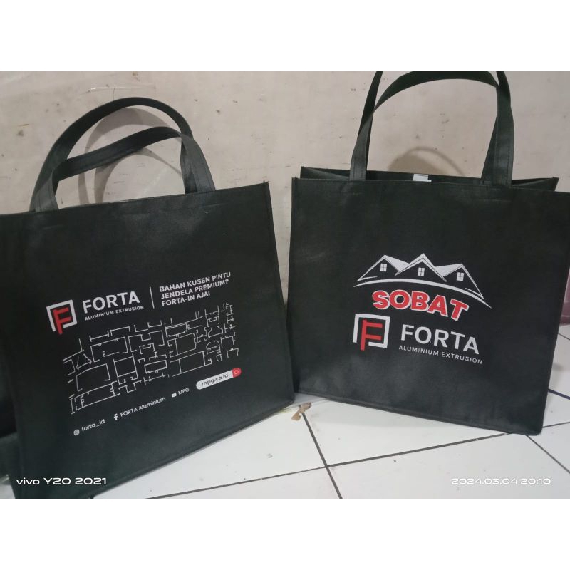 

Goodie Bag Spunbond 100 gsm Jahit Custom Sablon 500 pcs