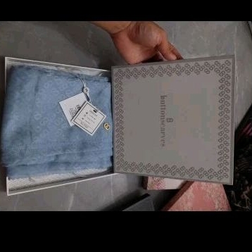 Preloved Hijab Buttonscarves