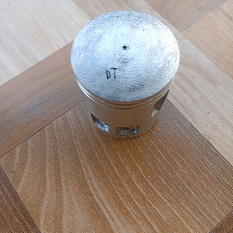 piston only seher os 175 Yamaha DT 100 dt100 Good Quality